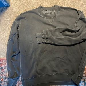 Essential Open-Hem Crew Sweatshirt